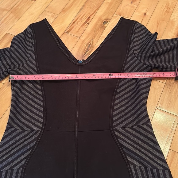 BCBG MaxAzria Dress - Picture 7 of 9